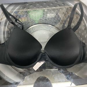 Never worn bra size: 34B